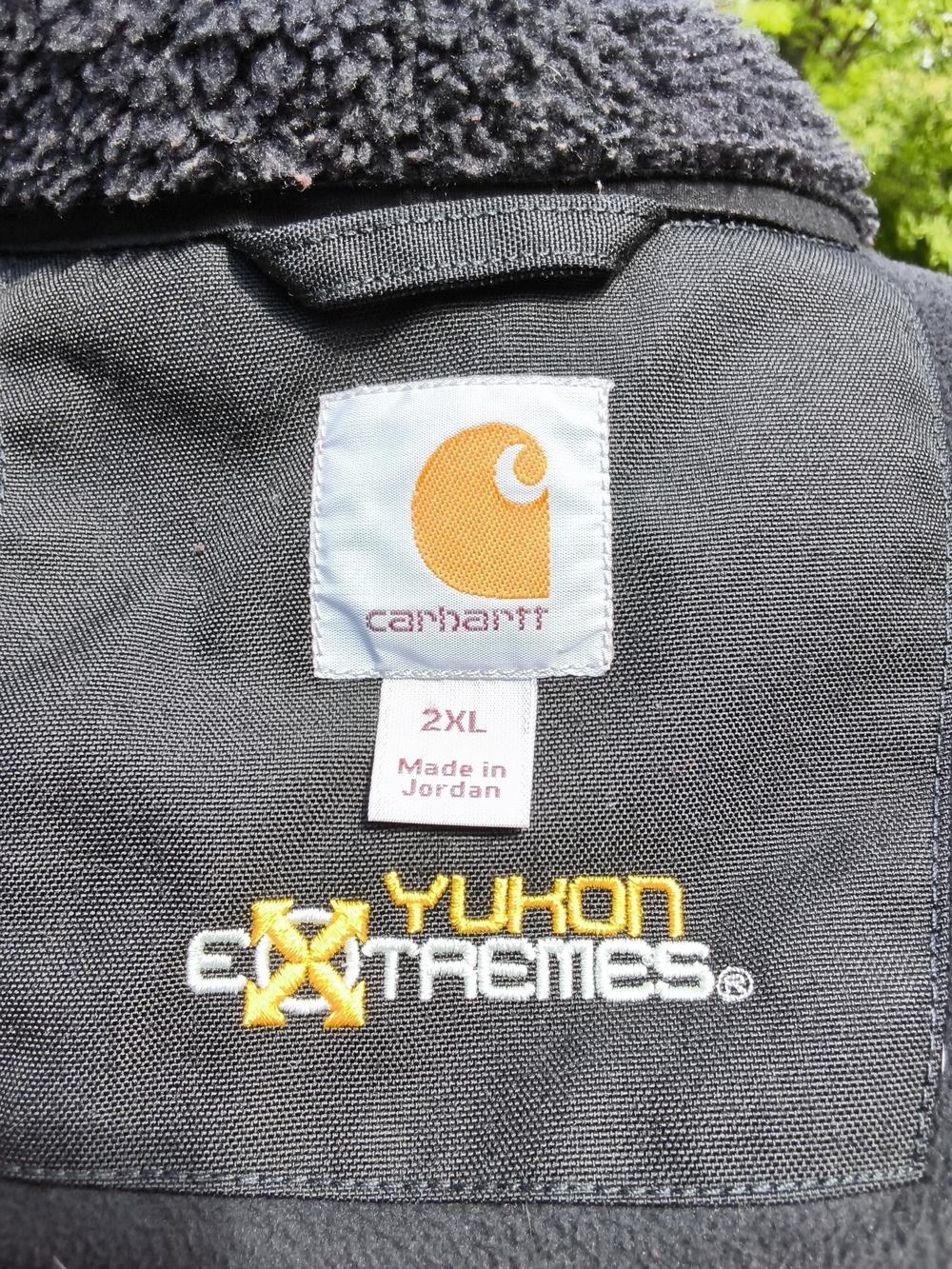 Carhartt Men’s Black Sherpa Fleece Vest with Nylon Chest Panel - Picture 3 of 5